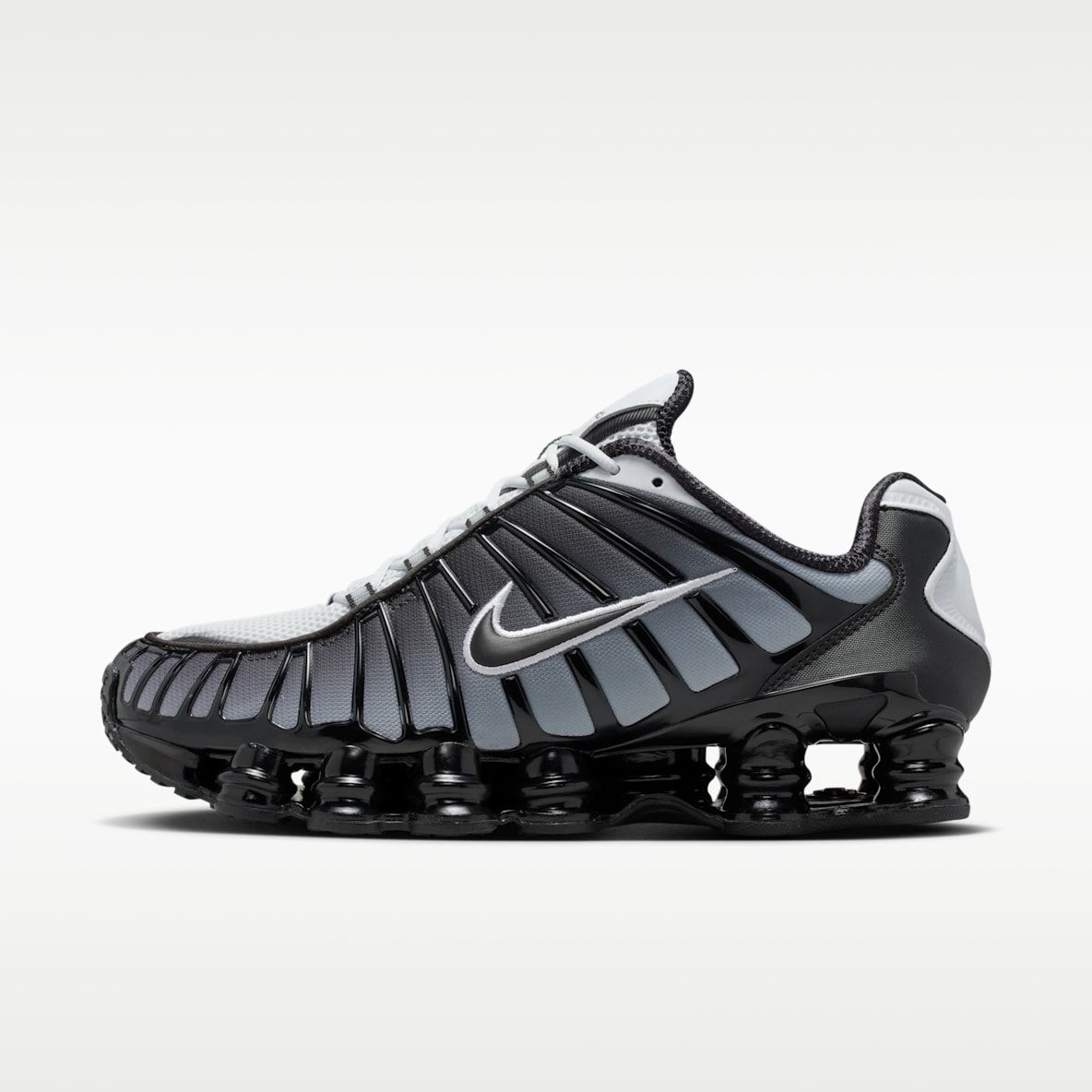 NIKE公式】 ブラック Nike Shox シューズ【ナイキ公式通販】
